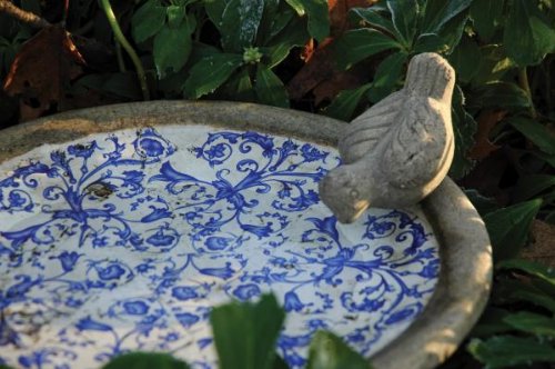 Esschert Design Vogeltränke, Vogelbad aus Keramik in blau-weiß, Ø ca. 34 cm - 2
