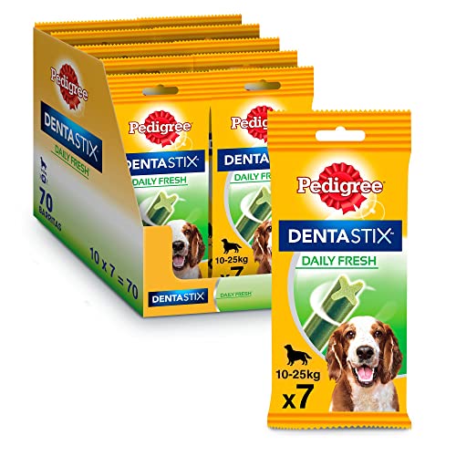 Pedigree DentaStix Fresh Hundesnack für mittelgroße Hunde (10-25kg), Zahnpflege-Snack mit Eukalyptusöl und Grüner Tee-Extrakt, 10 Packungen je 7 Stück (10 x 180 g)