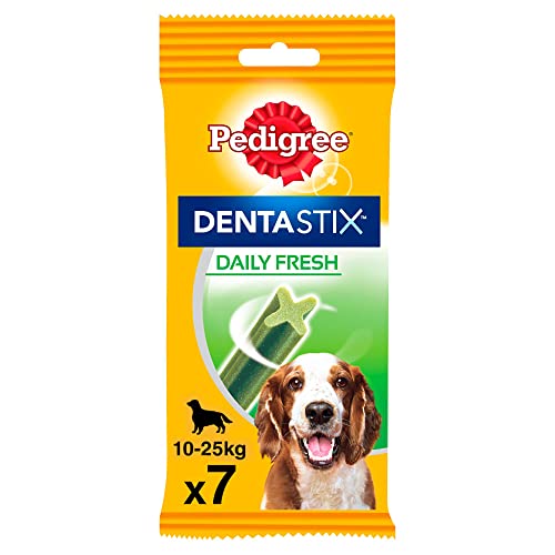 Pedigree DentaStix Fresh Hundesnack für mittelgroße Hunde (10-25kg), Zahnpflege-Snack mit Eukalyptusöl und Grüner Tee-Extrakt, 10 Packungen je 7 Stück (10 x 180 g) - 2