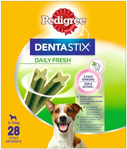 Pedigree DentaStix Fresh Hundesnack für kleine Hunde (5-10kg), Zahnpflege-Snack mit Eukalyptusöl und Grüner Tee-Extrakt, 4 Packungen je 28 Stück (4 x 440 g) - 2