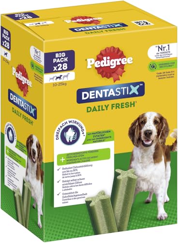 Pedigree DentaStix Fresh Hundesnack für mittelgroße Hunde (10-25kg), Zahnpflege-Snack mit Eukalyptusöl und Grüner Tee-Extrakt, 4 Packungen je 28 Stück (4 x 720 g) - 3